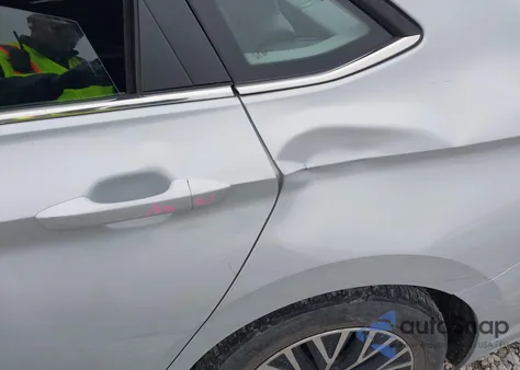 2019 Volkswagen Jetta 1.4T Sel from USA, damaged, VIN 3VWE57BU0KM111211